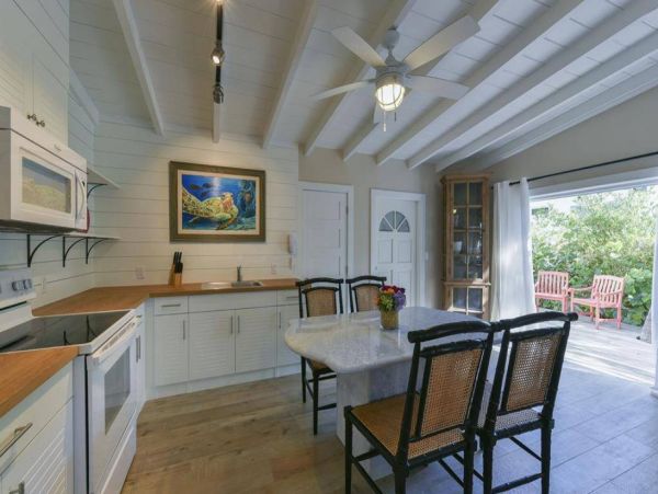 Islamorada Vacation Villa Sleeps Two Guests