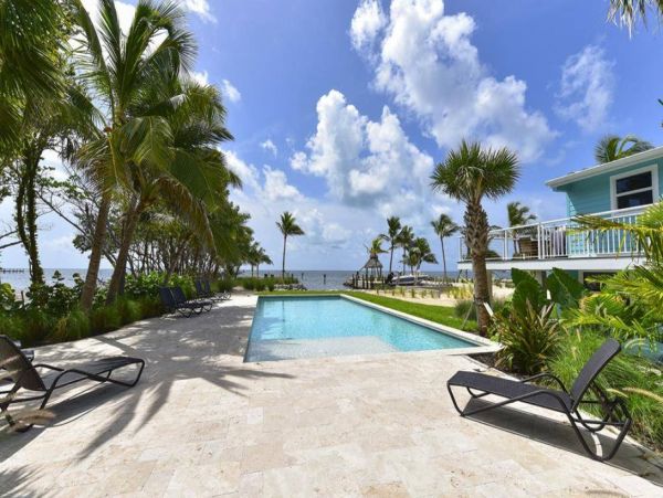 Islamorada Vacation Villa Sleeps Two Guests