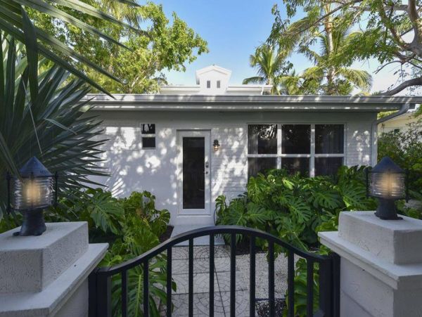Islamorada Vacation Villa Sleeps Two Guests