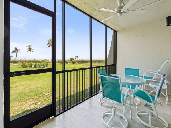 Sanibel Vacation Condo Two Bedroom Steps to Beach