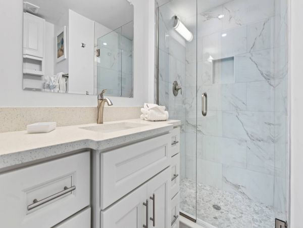 Sanibel Vacation Condo Two Bedroom Steps to Beach