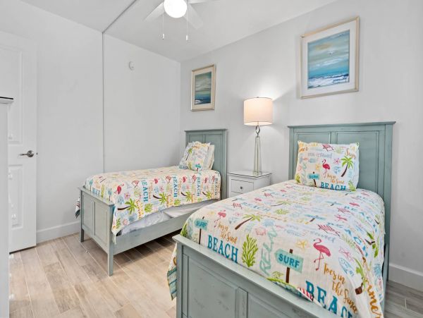 Sanibel Vacation Condo Two Bedroom Steps to Beach