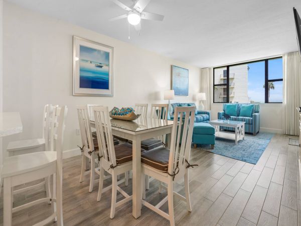 Sanibel Vacation Condo Two Bedroom Steps to Beach
