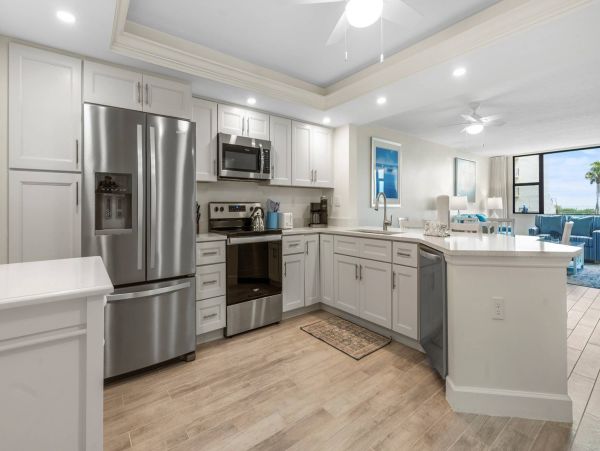 Sanibel Vacation Condo Two Bedroom Steps to Beach