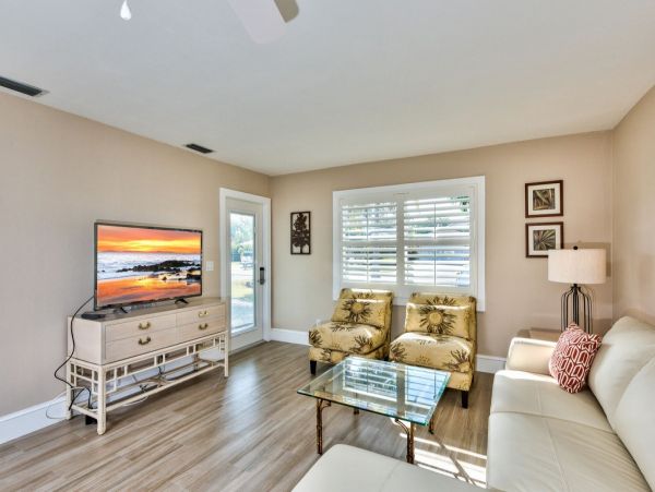 Beautiful Vacation Rental Home 4 Bedrooms Sleeps 12