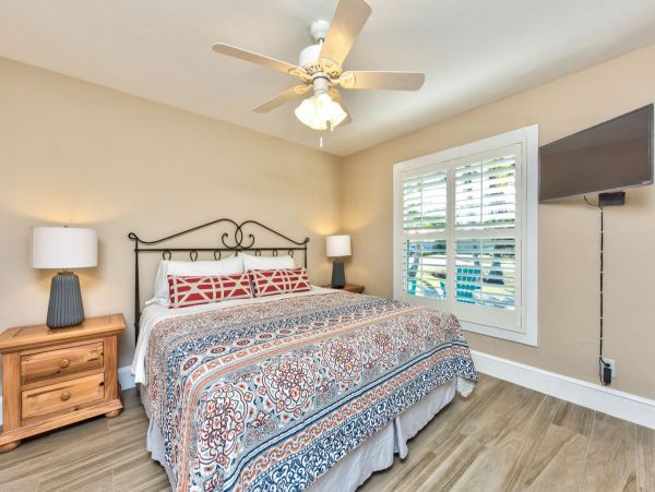 Beautiful Vacation Rental Home 4 Bedrooms Sleeps 12