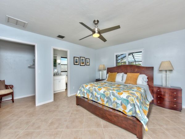 Upgraded 3 Bedroom Home in Naples with Private Pool