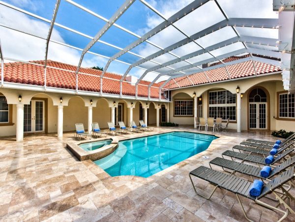 Nine Bedroom Luxury Vacation Mansion in Naples