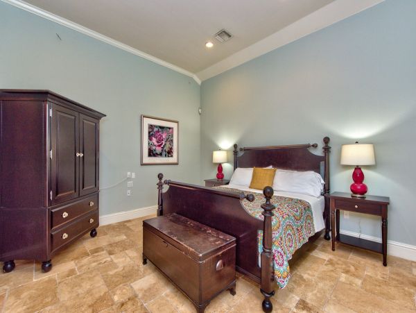 Nine Bedroom Luxury Vacation Mansion in Naples