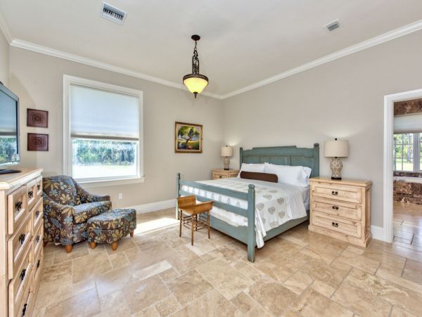 Nine Bedroom Luxury Vacation Mansion in Naples