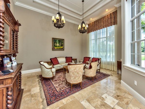 Nine Bedroom Luxury Vacation Mansion in Naples