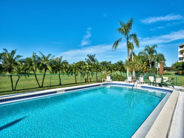 Two Bedroom Naples Vacation Condo with Golf Course Views