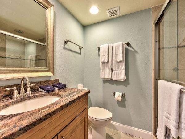 Two Bedroom Naples Vacation Condo with Golf Course Views