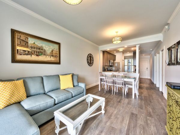 Beautiful Vacation Condo in Naples with Heated Pool