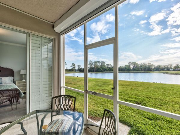 Beautiful Vacation Condo in Naples with Heated Pool