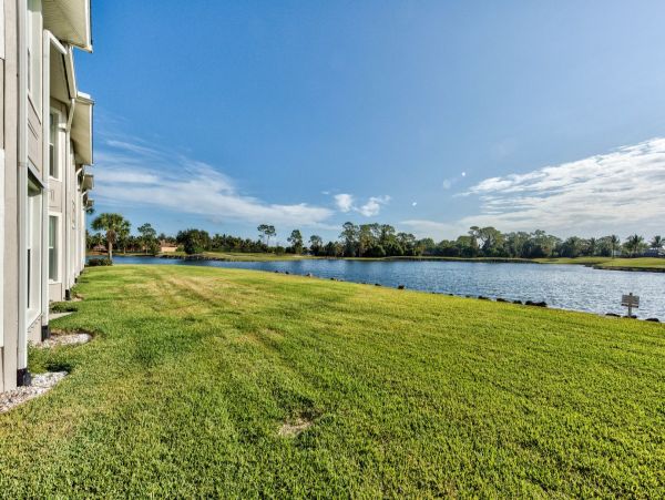 Beautiful Vacation Condo in Naples with Heated Pool