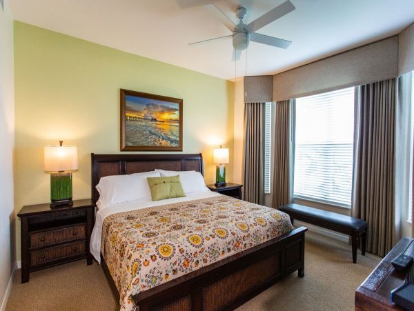 Lovely Three Bedroom Condo in Naples Sleeps 8