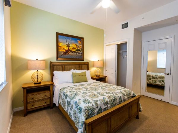 Lovely Three Bedroom Condo in Naples Sleeps 8