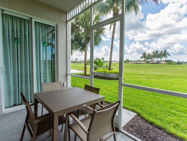 Lovely Three Bedroom Condo in Naples Sleeps 8
