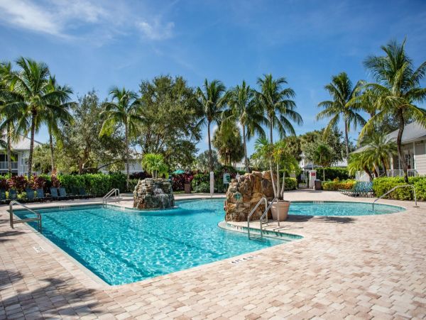Lovely Three Bedroom Condo in Naples Sleeps 8