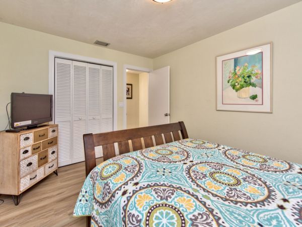 3 Bedroom Home in a Great Location with Private Pool