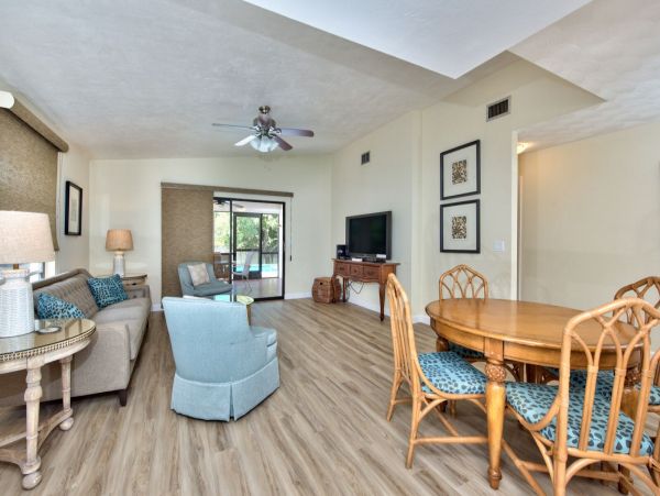3 Bedroom Home in a Great Location with Private Pool