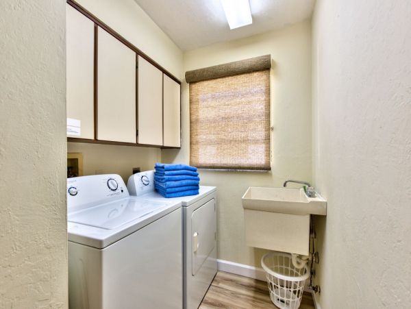 3 Bedroom Home in a Great Location with Private Pool
