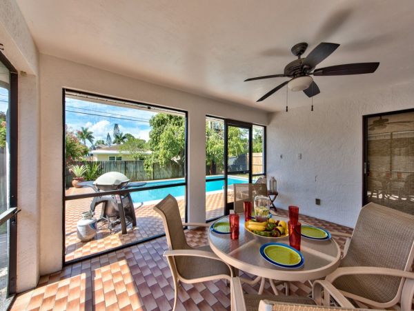 3 Bedroom Home in a Great Location with Private Pool