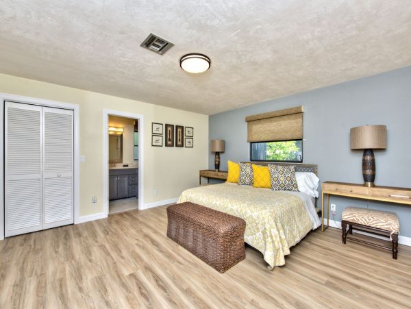 3 Bedroom Home in a Great Location with Private Pool