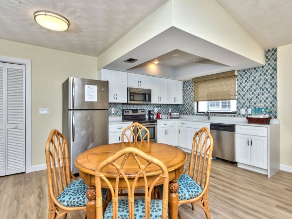 3 Bedroom Home in a Great Location with Private Pool