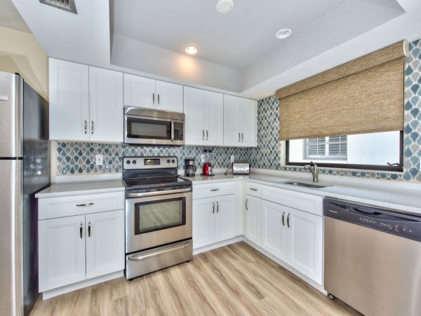 3 Bedroom Home in a Great Location with Private Pool