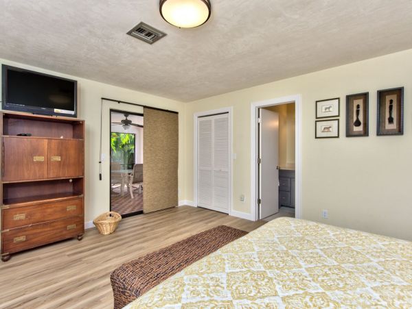 3 Bedroom Home in a Great Location with Private Pool