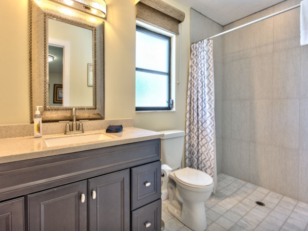 3 Bedroom Home in a Great Location with Private Pool