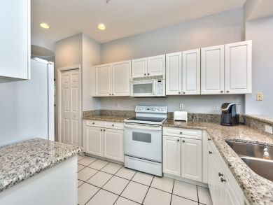 Naples Condo 920623