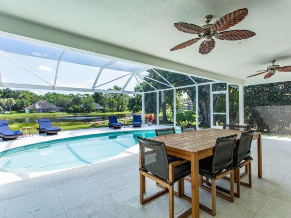Close to Downtown Naples Luxury Pool Home
