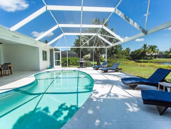 Close to Downtown Naples Luxury Pool Home