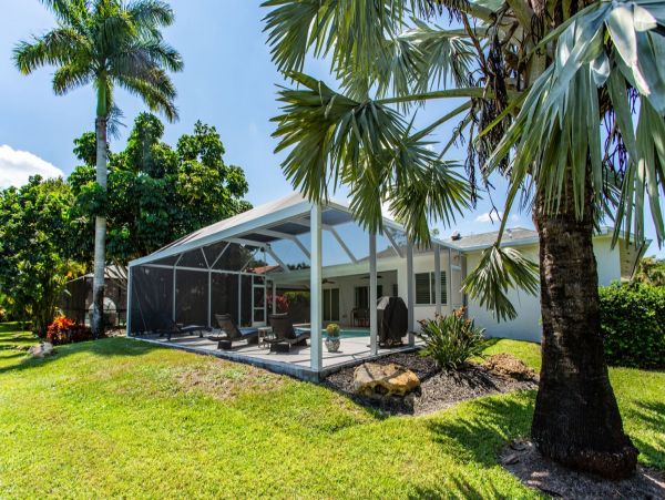 Close to Downtown Naples Luxury Pool Home