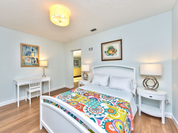 Close to Downtown Naples Luxury Pool Home