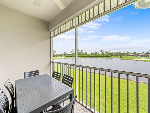 Upscale 3 Bedroom Condo in Naples