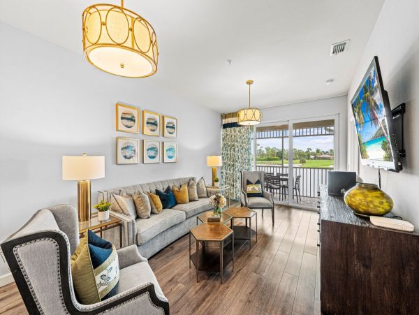 Upscale 3 Bedroom Condo in Naples