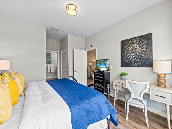 Upscale 3 Bedroom Condo in Naples