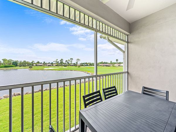 Upscale 3 Bedroom Condo in Naples