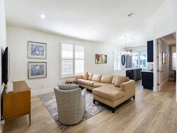 Three Bedroom Home in Naples with Caged Pool & Hot Tub - Your Coastal Escape Awaits
