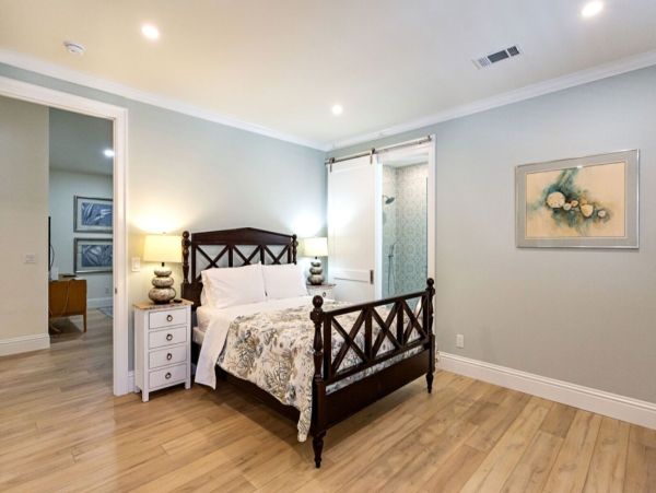 Three Bedroom Home in Naples with Caged Pool & Hot Tub - Your Coastal Escape Awaits