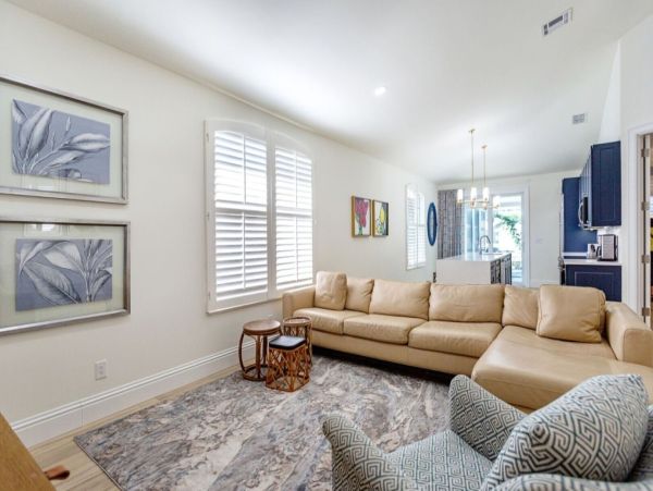 Three Bedroom Home in Naples with Caged Pool & Hot Tub - Your Coastal Escape Awaits