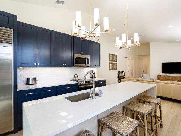 Three Bedroom Home in Naples with Caged Pool & Hot Tub - Your Coastal Escape Awaits