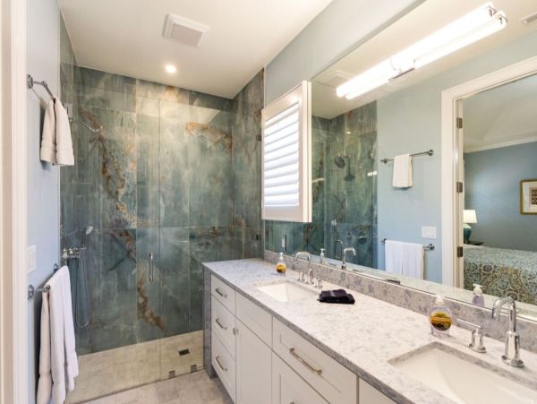 Three Bedroom Home in Naples with Caged Pool & Hot Tub - Your Coastal Escape Awaits