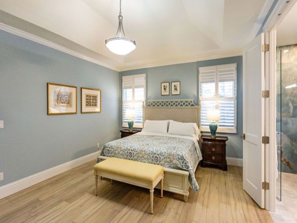 Three Bedroom Home in Naples with Caged Pool & Hot Tub - Your Coastal Escape Awaits