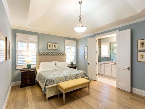 Three Bedroom Home in Naples with Caged Pool & Hot Tub - Your Coastal Escape Awaits