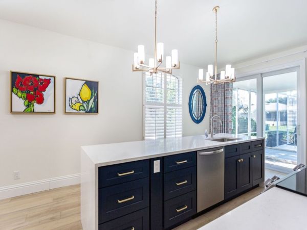 Three Bedroom Home in Naples with Caged Pool & Hot Tub - Your Coastal Escape Awaits